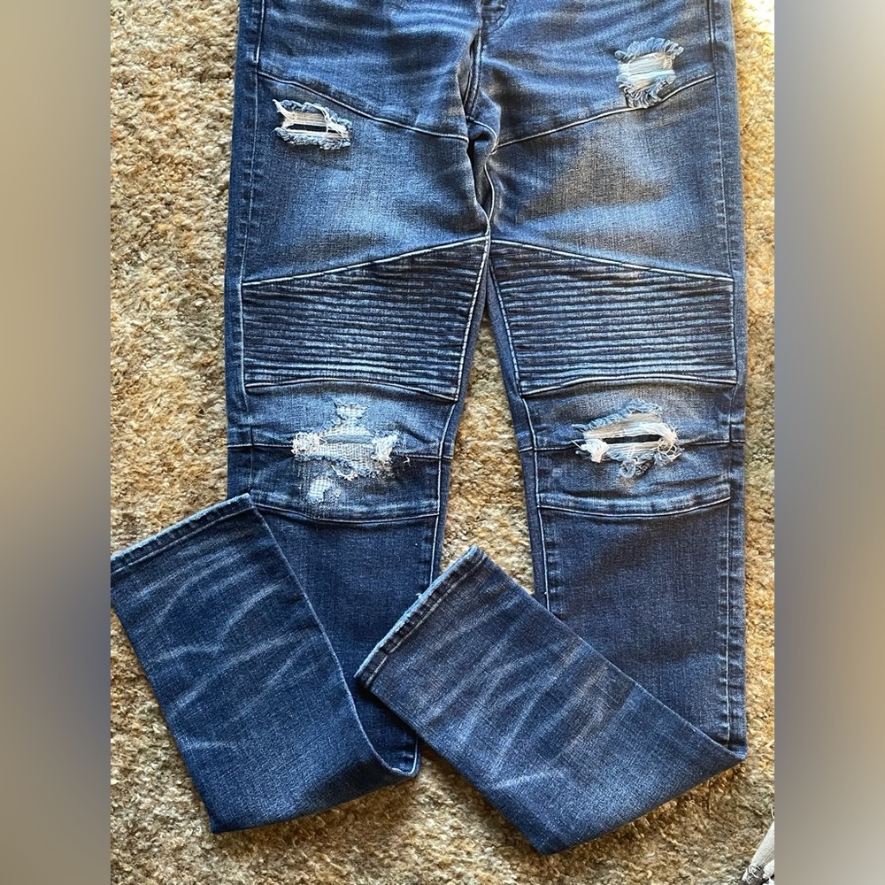 American Eagle Flex Jeans! 👖 Very Good Condition! Distressed size 31 x32